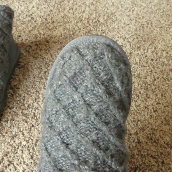 UGG Cardy Lattice Boots - LIKE NEW! - Picture 5 of 8